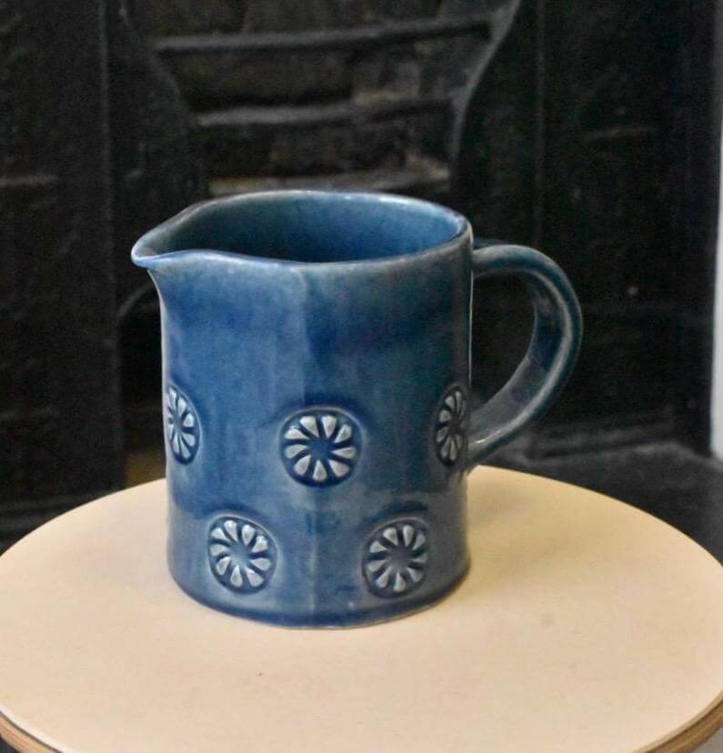 Make a jug: taster session in hand-building